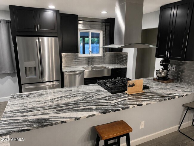 Foto del edificio - 1243 E Riviera Dr