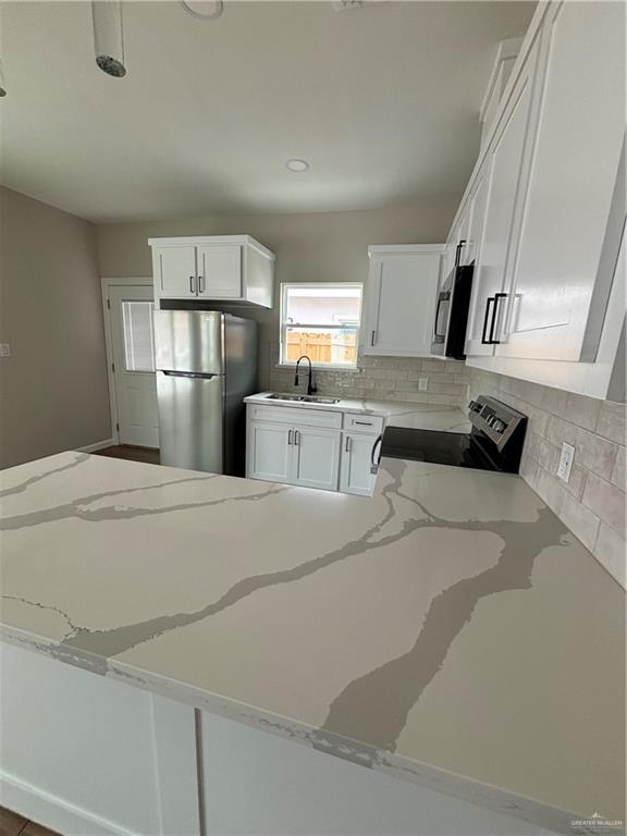 Building Photo - 19 South Dr