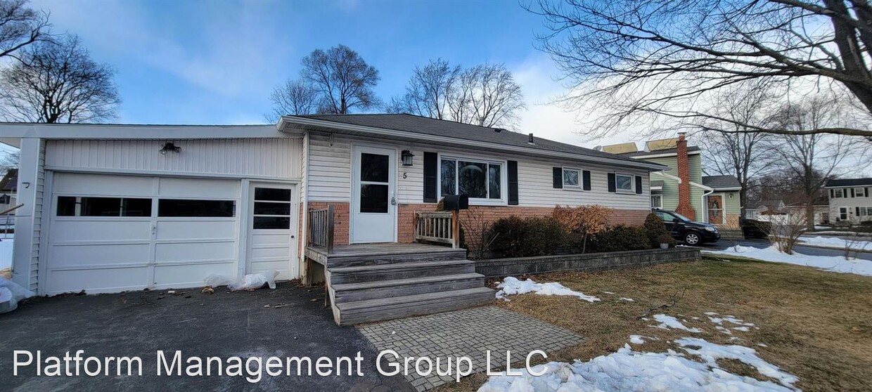 Primary Photo - 3 br, 2 bath House - 5 Huckleberry Lane