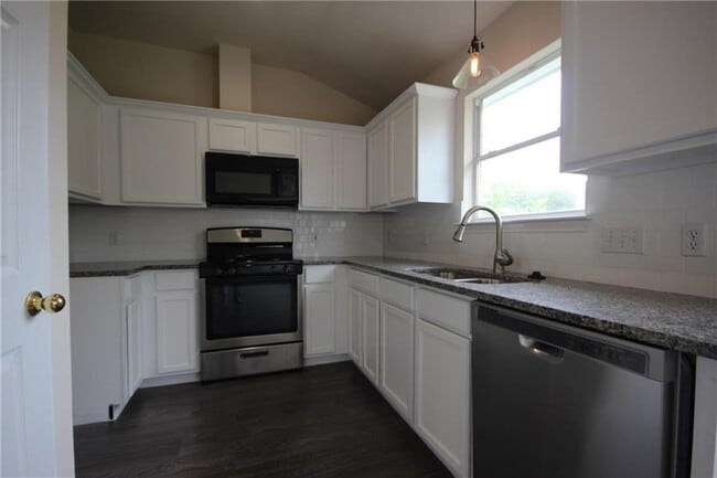 Building Photo - 14705 Rumfeldt St