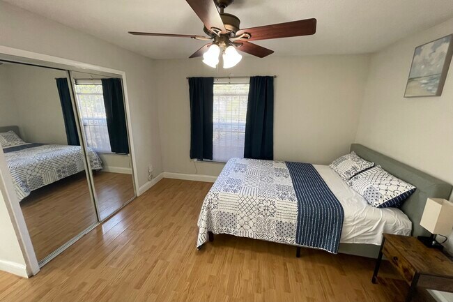 Bed - 3615 E Paris St
