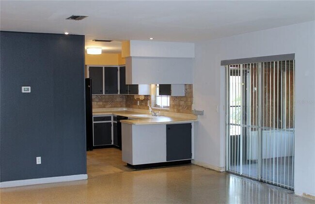 Foto del edificio - 7116 Kingsbury Cir