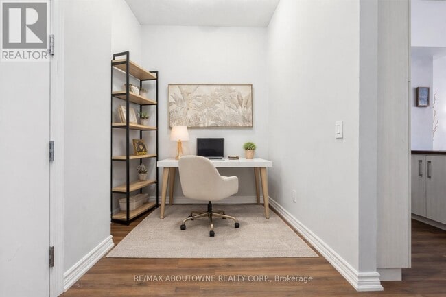 Building Photo - 40 Esplanade Ln