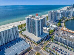 Building Photo - 2655 Collins Ave