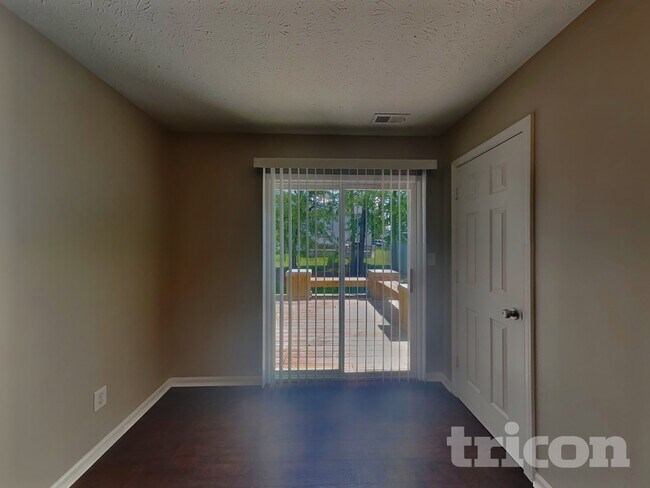 Foto del edificio - 951 Atir Ln