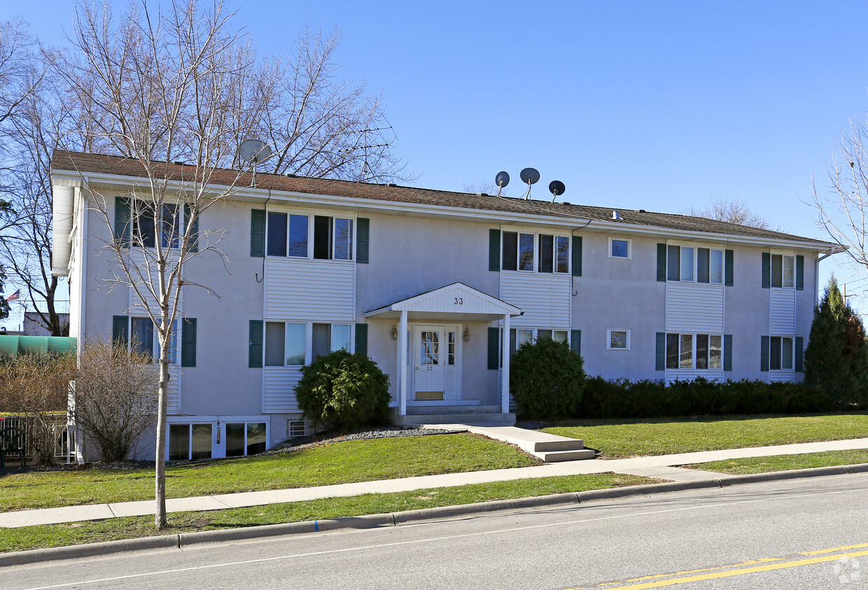 Primary Photo - Galway On The Lake Apartments