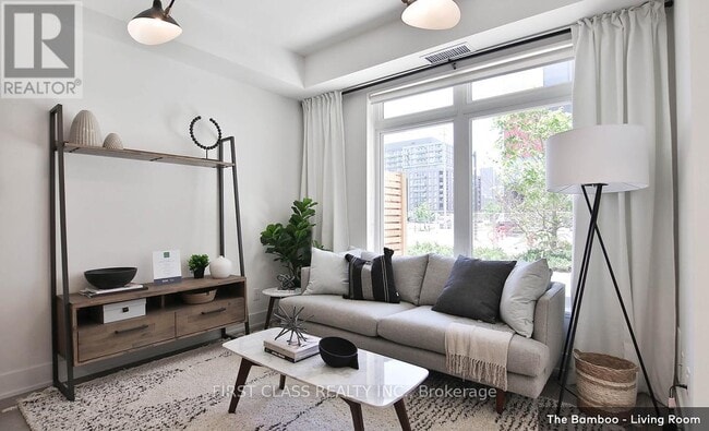 Building Photo - 100 River St