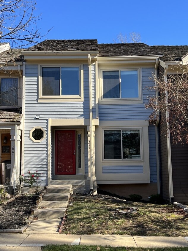 Primary Photo - 3085 Bridgeton Ct