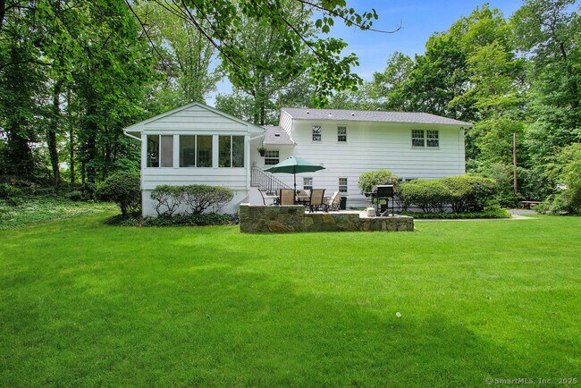 Foto del edificio - 39 Whiffle Tree Ln
