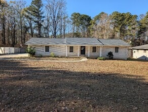 Building Photo - 2235 Union Rd SW