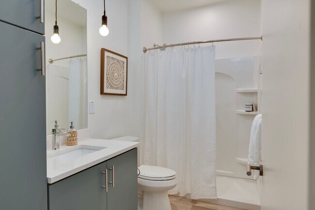 Building Photo - Professional Co-Living - Master Room Renta...