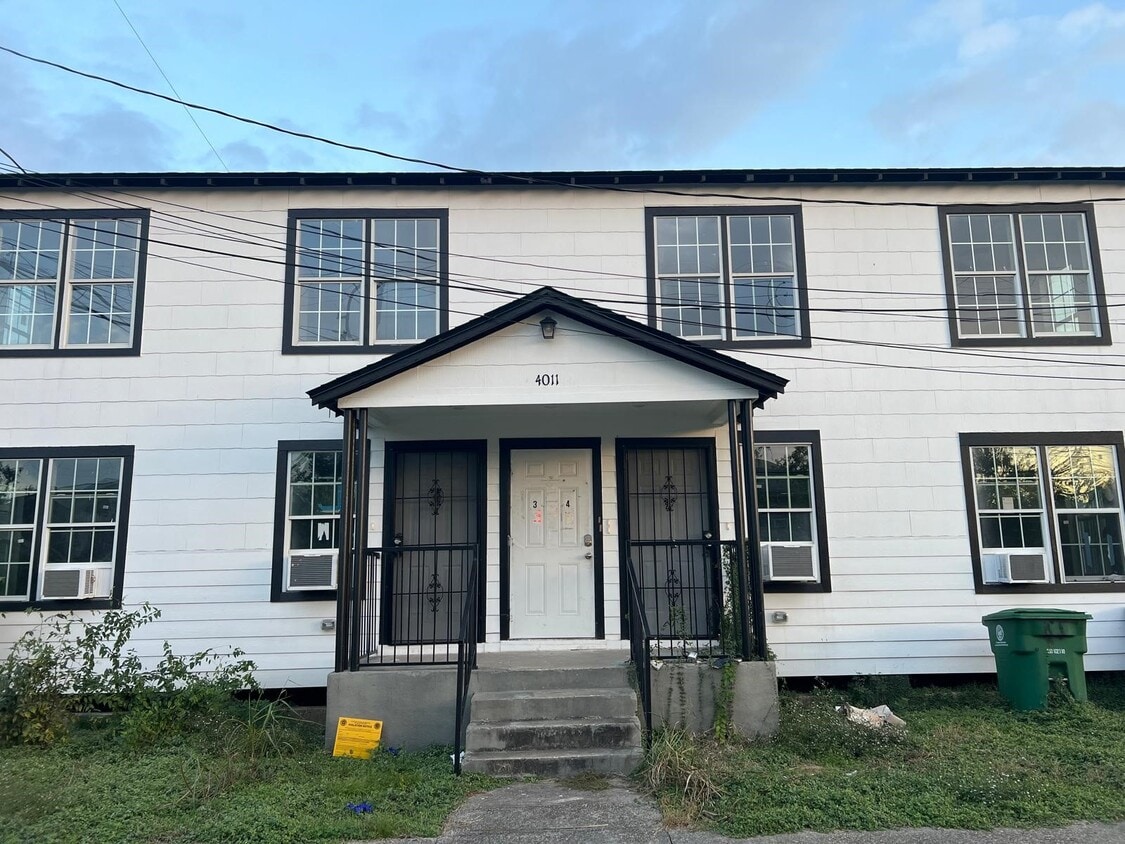 Primary Photo - 4011 Delano St