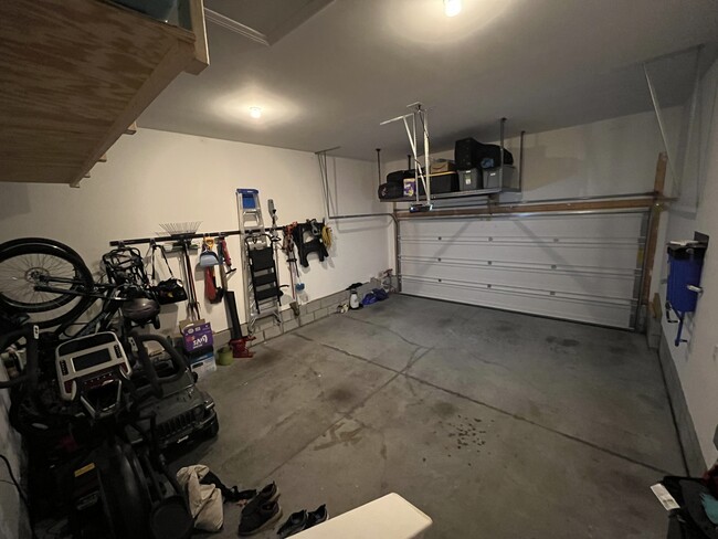 garage view2 - 5037 Winslow Dr