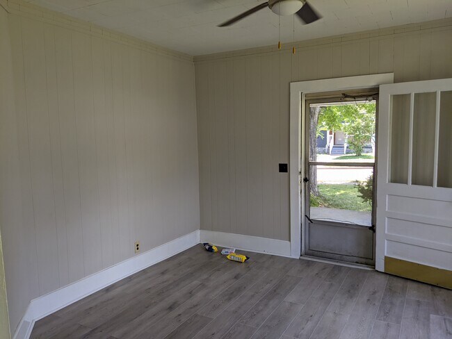Living room - 502 S 6th St