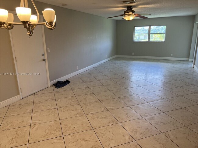 Foto del edificio - 22735 SW 66th Ave