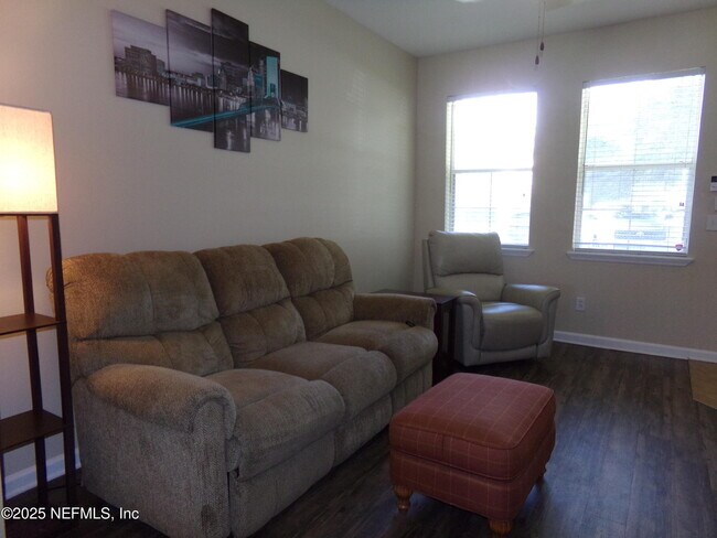 Building Photo - 13052 Sunset Lake Dr