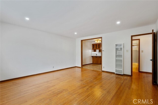 Foto del edificio - 983 W 10th St