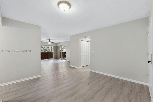 Building Photo - 1205 Mariposa Ave