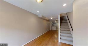 Foto del edificio - 446 N Patterson Park Ave