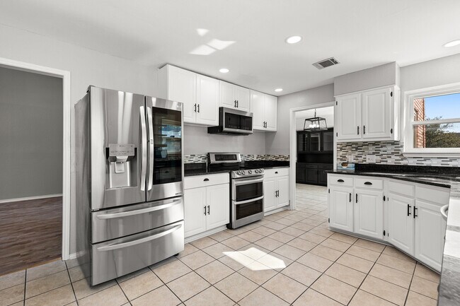 Foto del edificio - 4209 Green Oak Dr