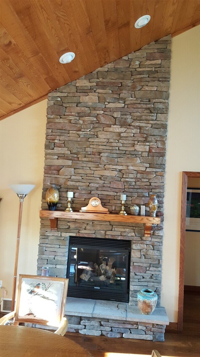 Foto del edificio - 12850 Hill Rd
