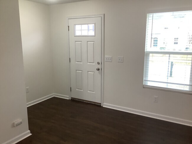 Building Photo - 99 Wooded Ridge Drive