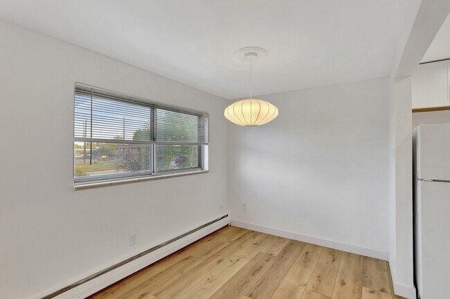 Foto del edificio - 7205 Tennyson St