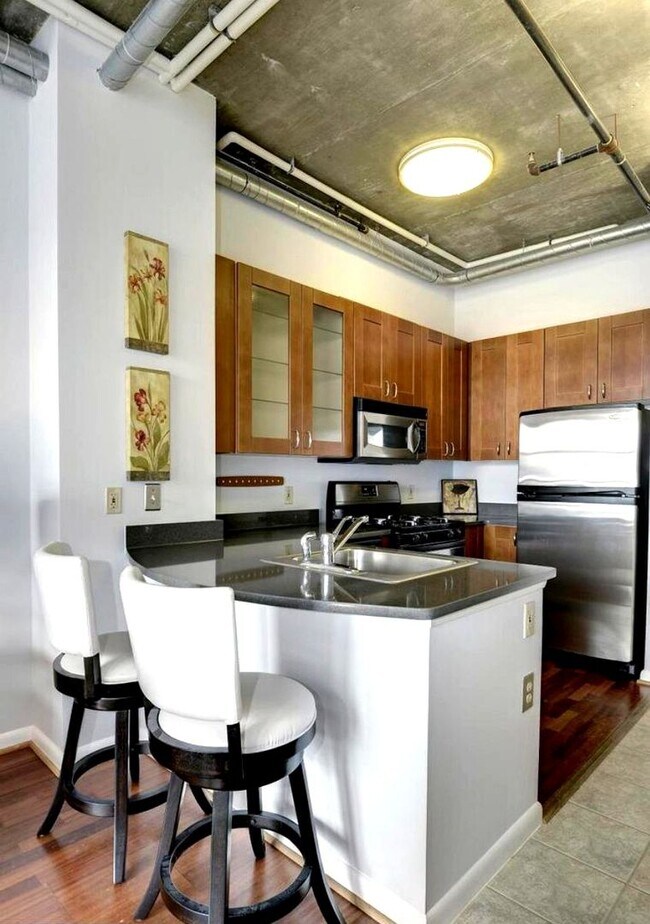 Foto del edificio - Newly Renovated Industrial Loft in Logan Circle!