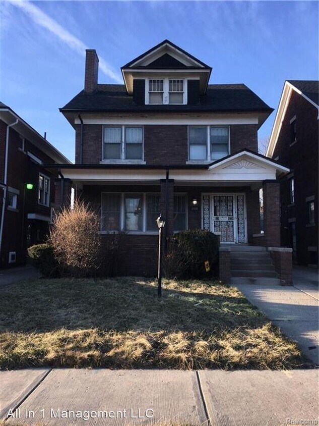 3 br, 1.5 bath House 2460 Atkinson House Rental in Detroit, MI