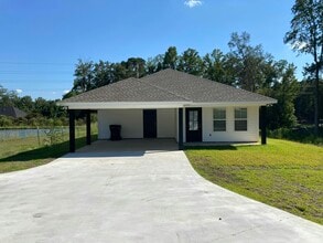Building Photo - 14 Carney Ln