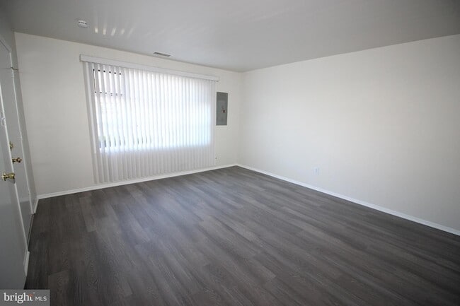 Building Photo - 2016 Jason Dr