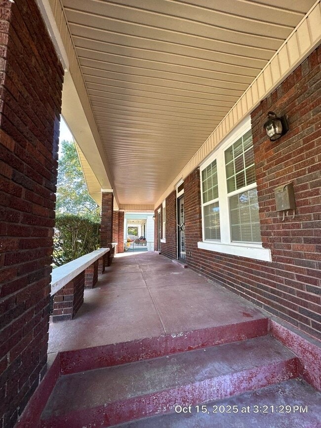 Building Photo - 443 N Avalon St