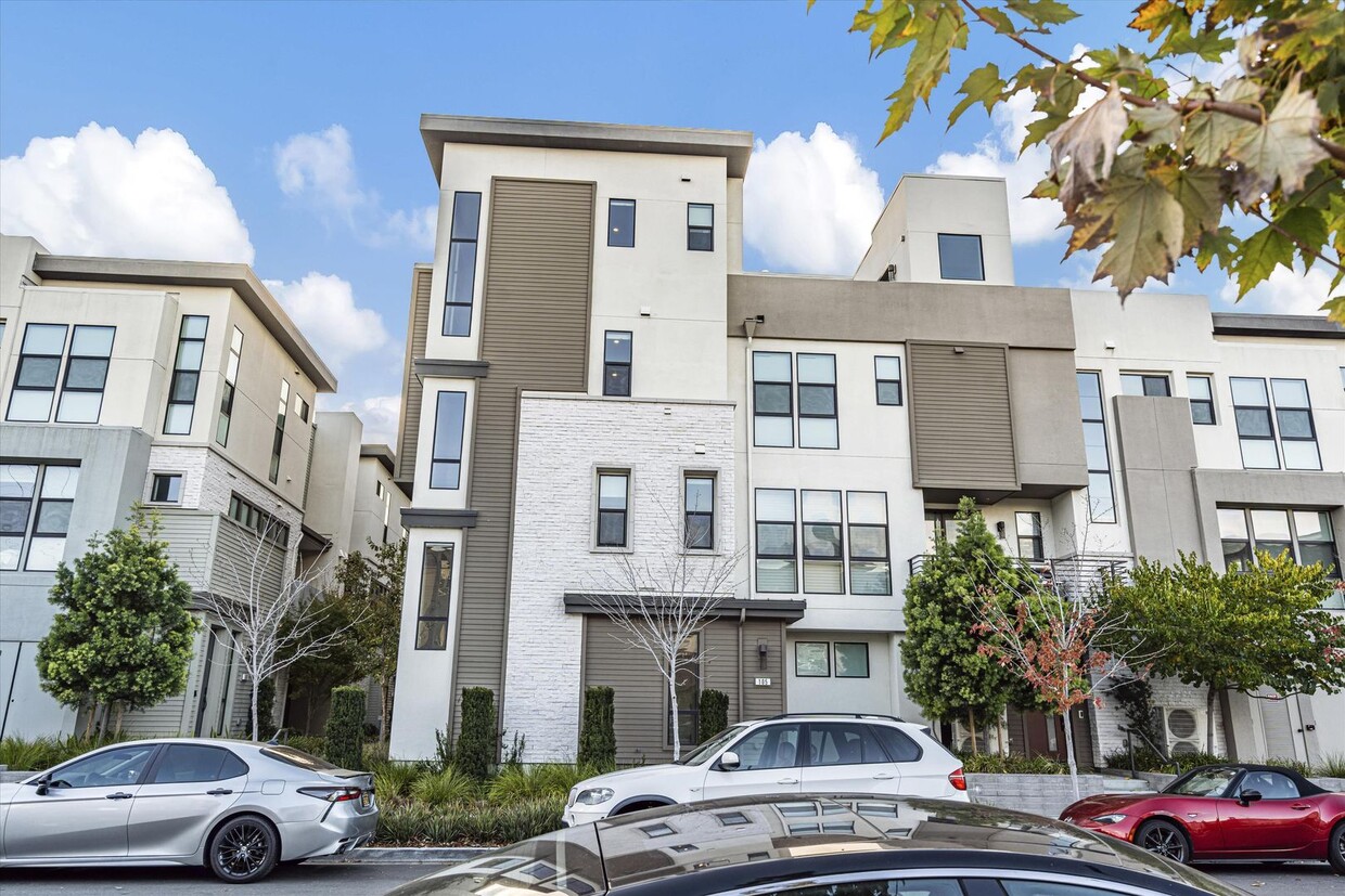 Foto principal - Newer Townhome in Santa Clara!