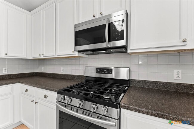 Foto del edificio - 7003 Currier Cove