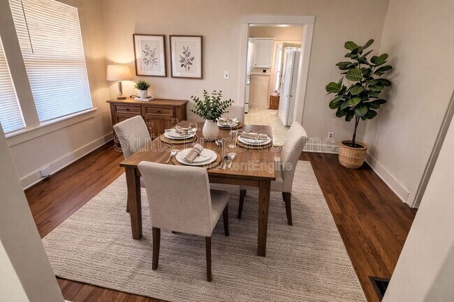 Foto del edificio - 903 E 8th St