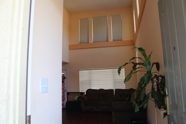 Building Photo - 338 Sutterwind Dr