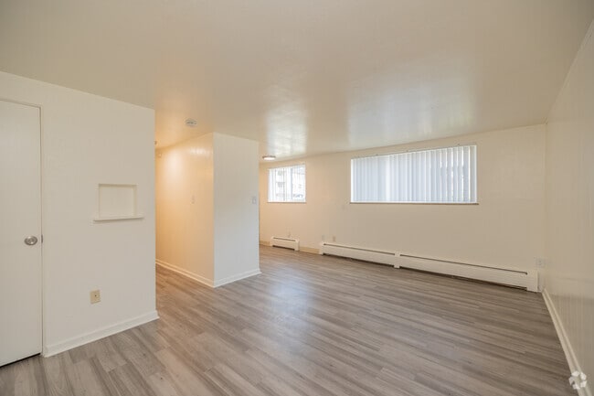 1BR, 1BA - 689SF - Living Area - Mayor Apartments - UTILITIES INCLUDED*!