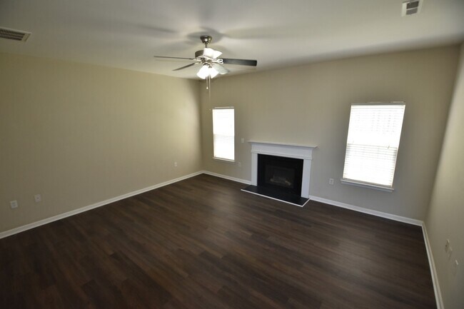 Building Photo - 136 Gage Dr