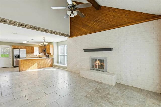 Foto del edificio - 904 Rusk Dr