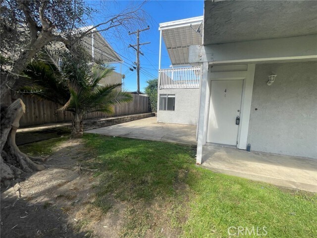 Building Photo - 7892 Newman Ave