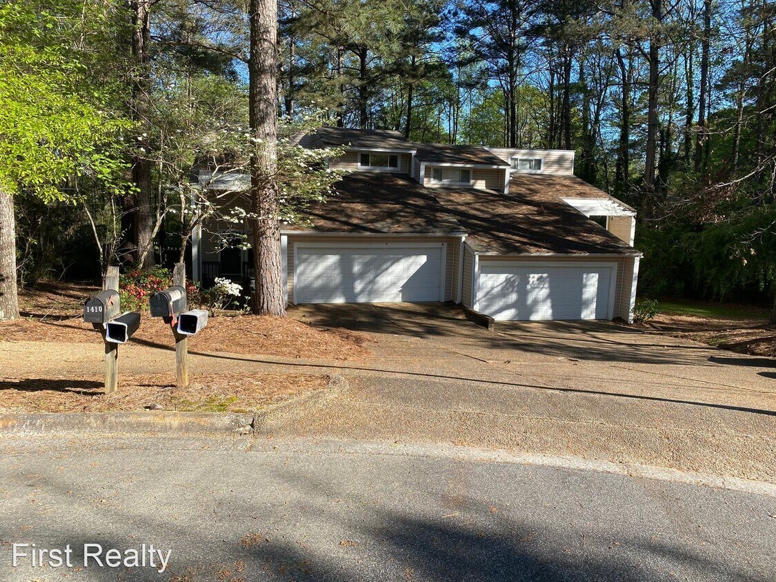 Primary Photo - 3 br, 2 bath House - 1410 Charing Loop