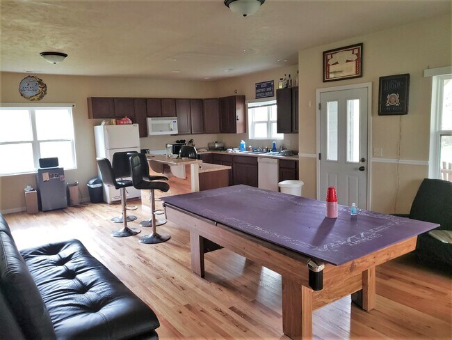 Eat in Kitchen with fridge, dishwasher, oven, microwave - 534 S Gault St