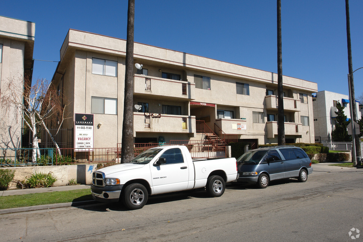 Building Photo - Eastwood Apartments