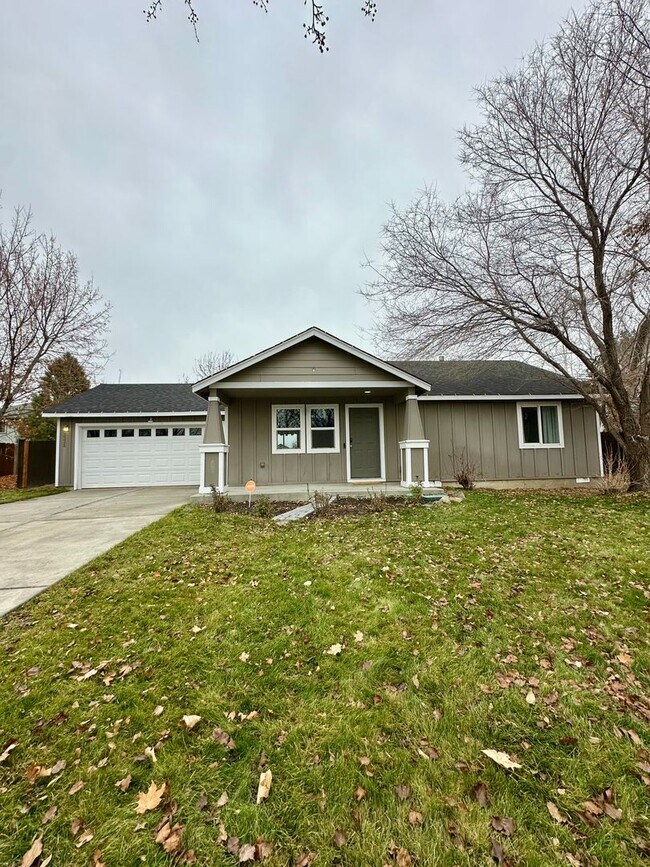 Foto del edificio - 3332 SW Metolius Meadow Ct