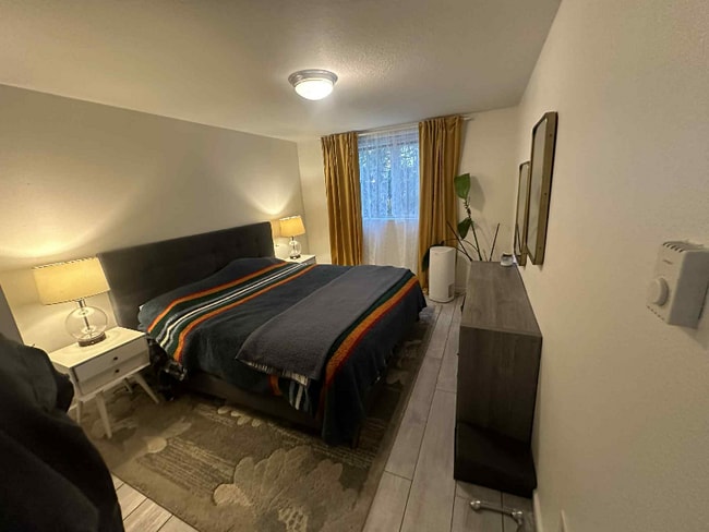 Foto del edificio - 663 NE 162nd Ave