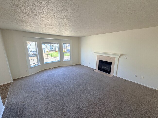 Foto del edificio - Two Bedroom Duplex in South Salem