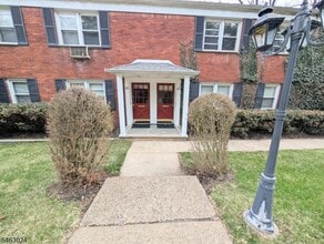Building Photo - 48 Mt Kemble Ave