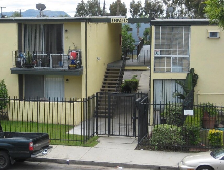 Foto del edificio - The Rose Garden