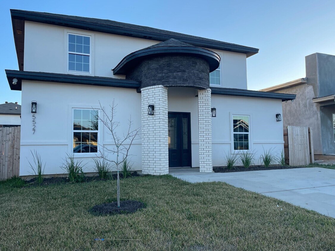 Primary Photo - 5527 Conroe St