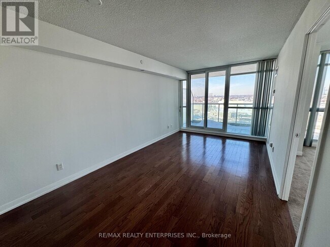 Building Photo - 215 Sherway Gardens Rd